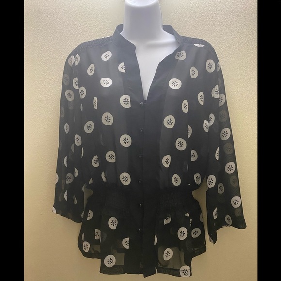 Button up Top - Excellent Pre-loved Condition. - Picture 2 of 6